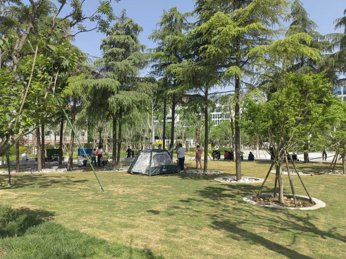 “泉”在济南过五一｜假期别挤油油啦！济南再增80处可露营可健身的共享绿地