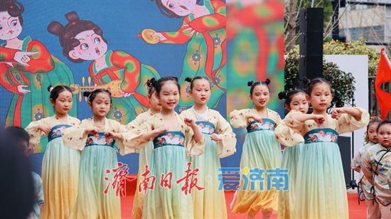 全国首家无感借阅新型公共阅读空间在济南开馆