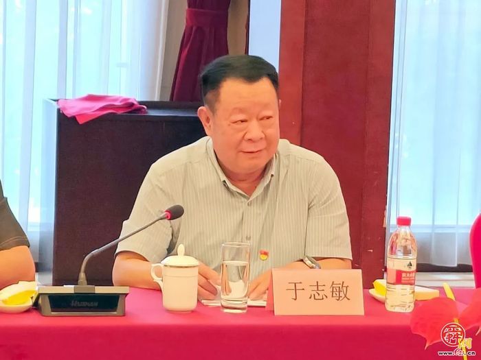 济南市商业联合会开展党建主题活动暨新会员授牌仪式