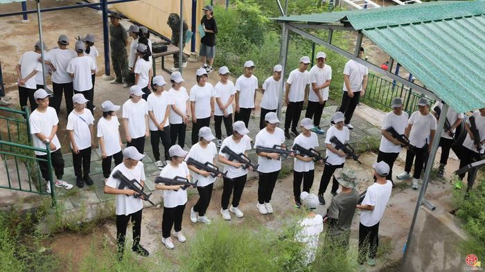 “爱我国防”军事体验活动第一期首日纪实：开启热血军营初体验