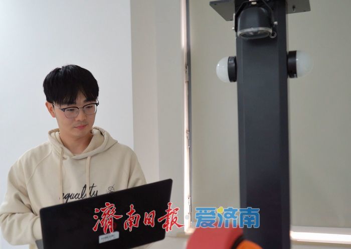 产业政策风起 人才候鸟“北归” 济南打造全国首个广泛应用的国产机器人操作系统