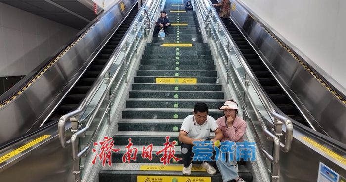 济南地铁精心为考生和家长服务