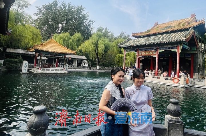 一年四季 泉在济南｜泉涌人潮，秋意浓