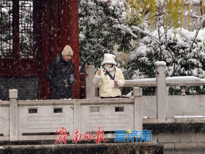 一年四季 泉在济南丨济南珍珠泉银装素裹更显灵动