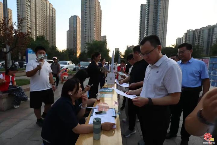 章丘区人社局举办首场“招聘夜市嘉年华”活动