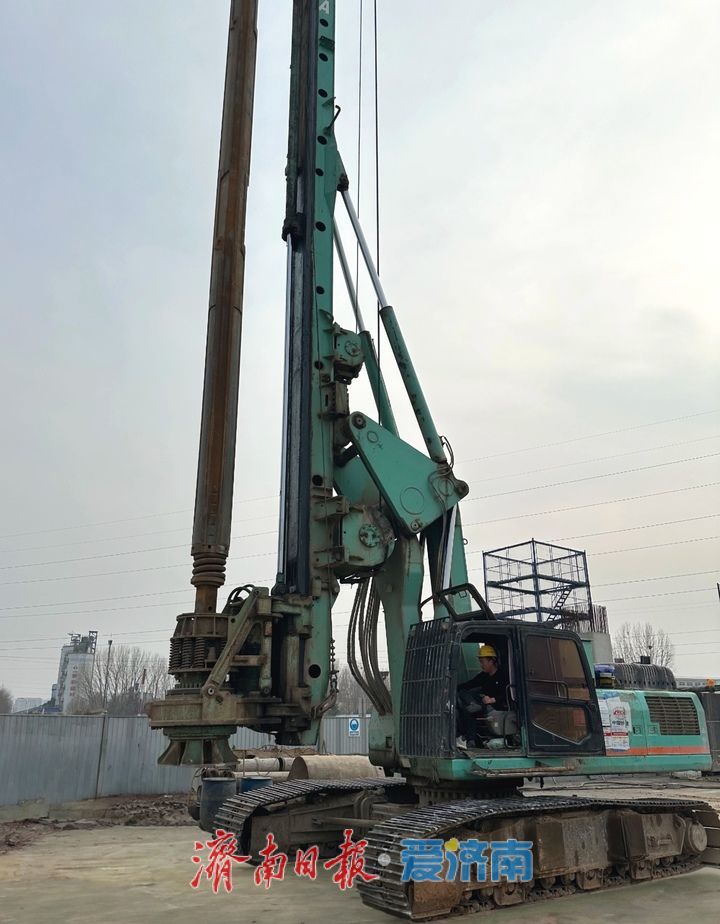 “满弓”状态抢开局，工业北路东延项目积极推进桥梁预制梁板架设