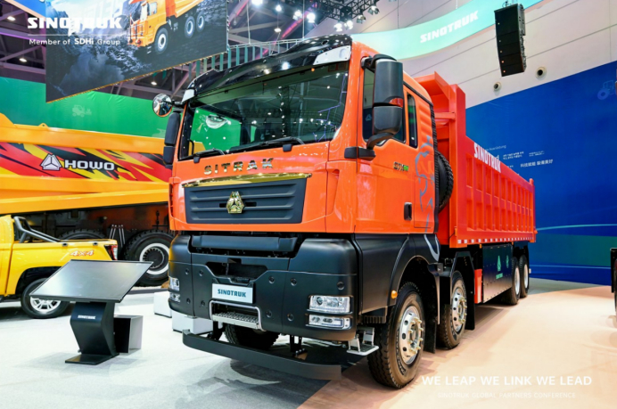 以钢铁之躯承载千钧——中国重汽以精工重器重塑矿产运输价值链