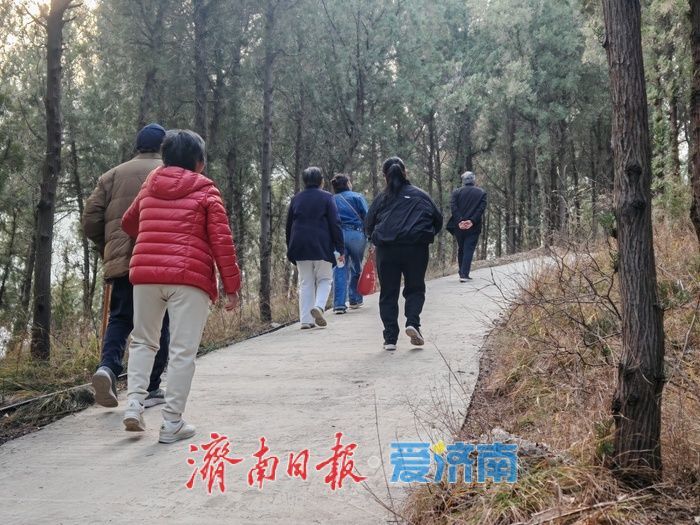 初冬访石人石马，立石山间觅悠然