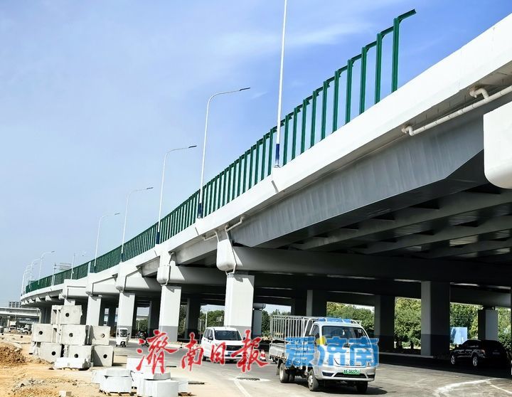 项目强省会｜隔音声屏障、交通标识牌陆续安装，济南工业北路快速路东延全速冲刺10月通车