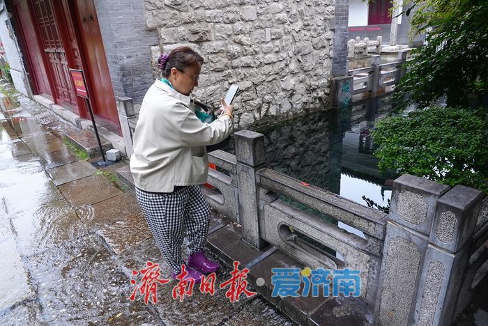 五龙潭景区再现一处 “清泉石上流” 景观