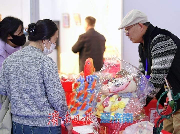 万件“手造”精品汇聚济南 山东工艺美术博览会启幕