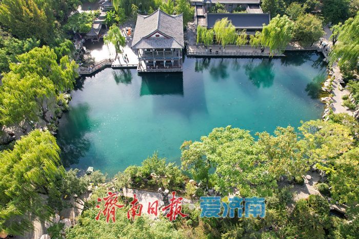 碧水如画，泉林入镜