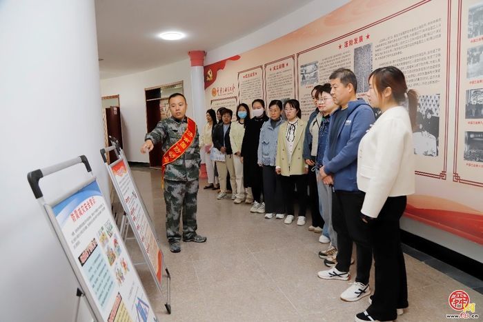 全民国防“泉”动员︱济南国防动员普法与宣传教育“进社区”活动走进商河县许商街道鑫隆帝景城社区