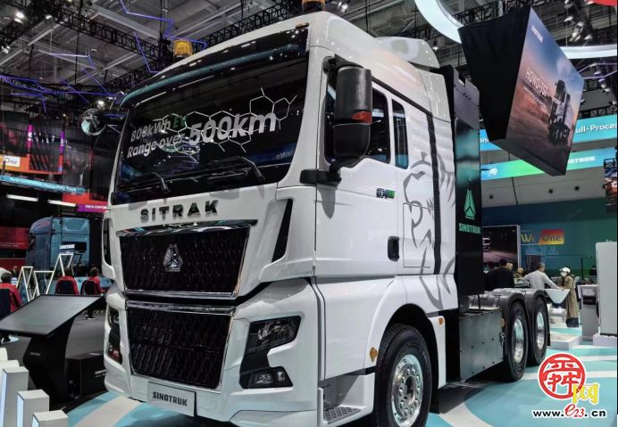 续航与效能双突破 解析汕德卡G7H800度电牵引车