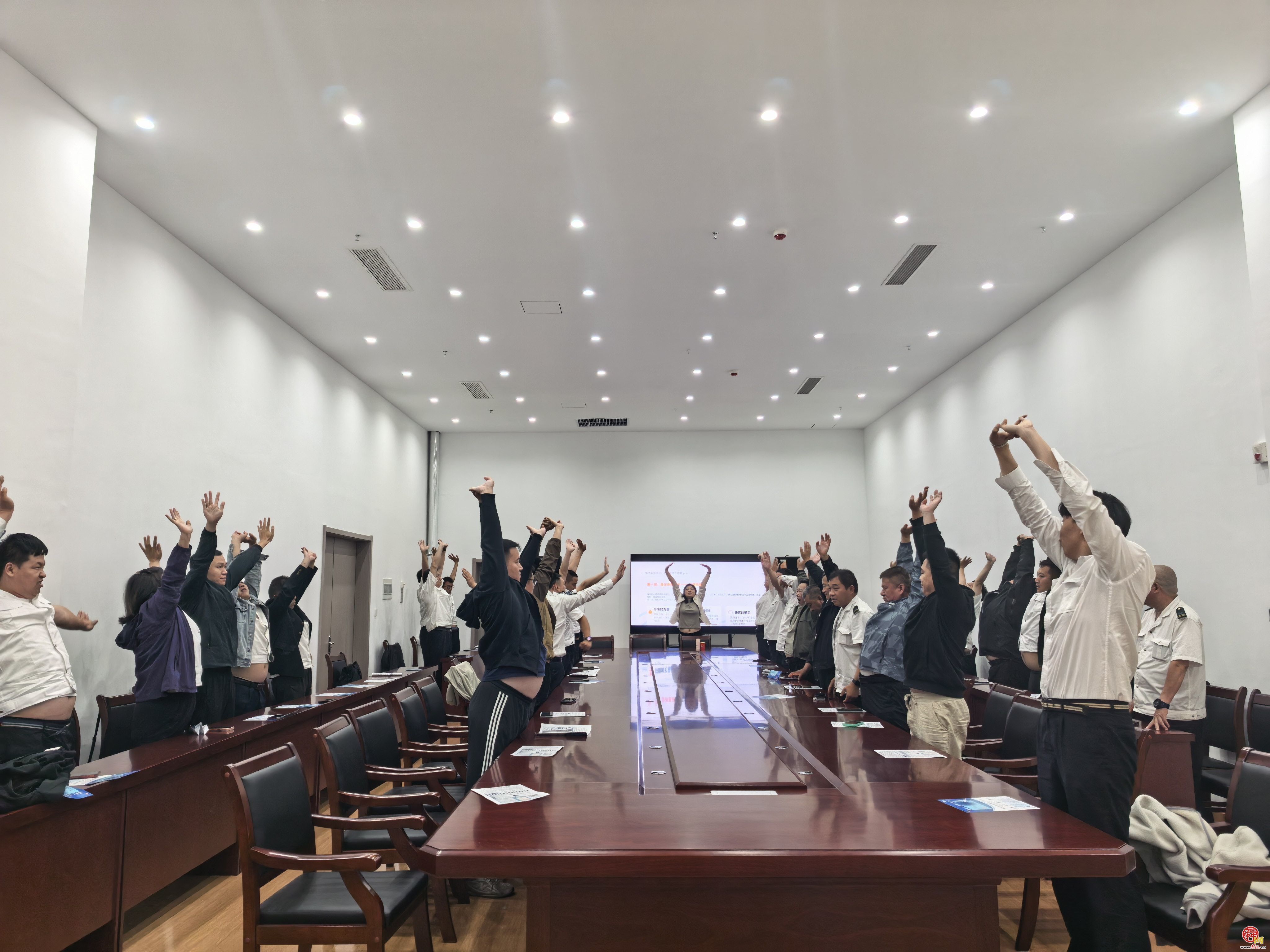 暖心护驾 为爱前行！济南公交西部分公司开展520驾驶员关爱日活动