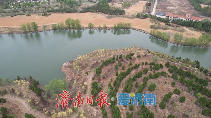 雪野春色如画 湖光山色引客醉