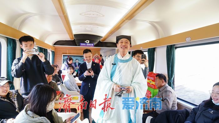 新春走基层丨列车上的“黄河大集”