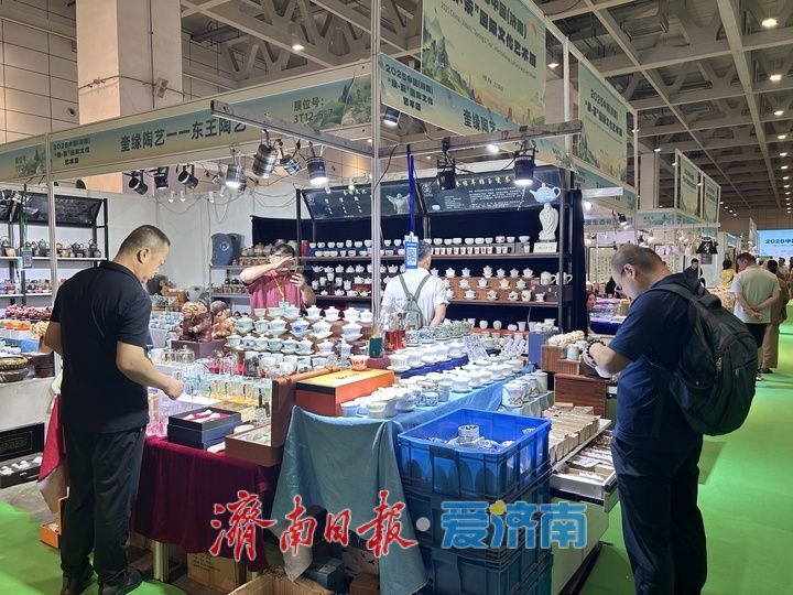 品各地香茗，赏名家茶具 “泉・茶”国际文化艺术周最后一天等您赴约