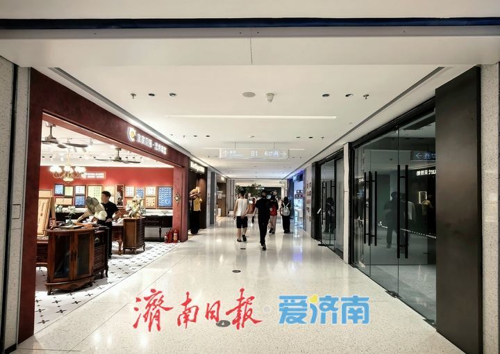 双地铁直通商业区，安成街站新出入口别致“花海”吸睛