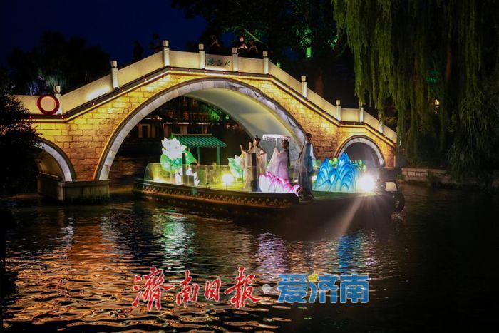 一年四季 泉在济南 