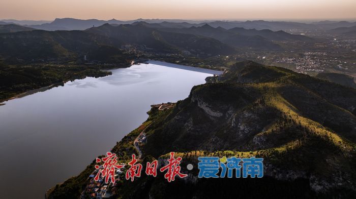 一年四季 泉在济南丨金波潋滟山如黛！卧虎山水库演绎壮美落日