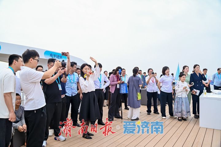 2026“好客山东·运河1号”首航活动东平会场启动暨“东平湖号”启航仪式举行