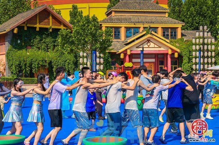 连开51天，济南方特泼水电音节带你嗨翻这个夏天！