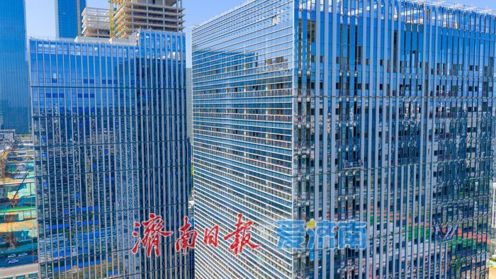 项目强省会｜超百米双子塔亮相济南CBD 明湖国际科创中心B6幕墙施工近尾声