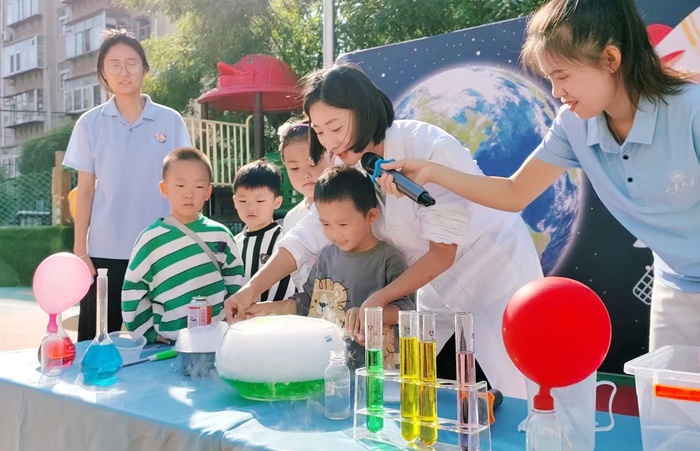 科普同行！山东大学第一幼儿园举办科技节系列活动