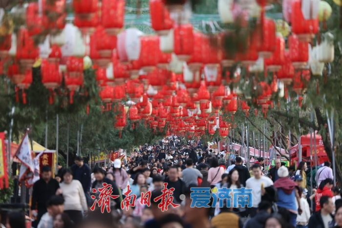 “泉”在济南过大年｜正月初五千佛山人气旺 登高赶会年味浓