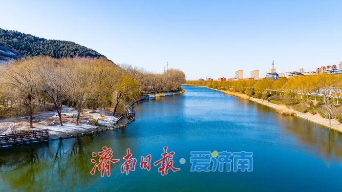 一年四季 泉在济南丨蓝天为幕，冰雪作景：一场雪后的济南细节之美