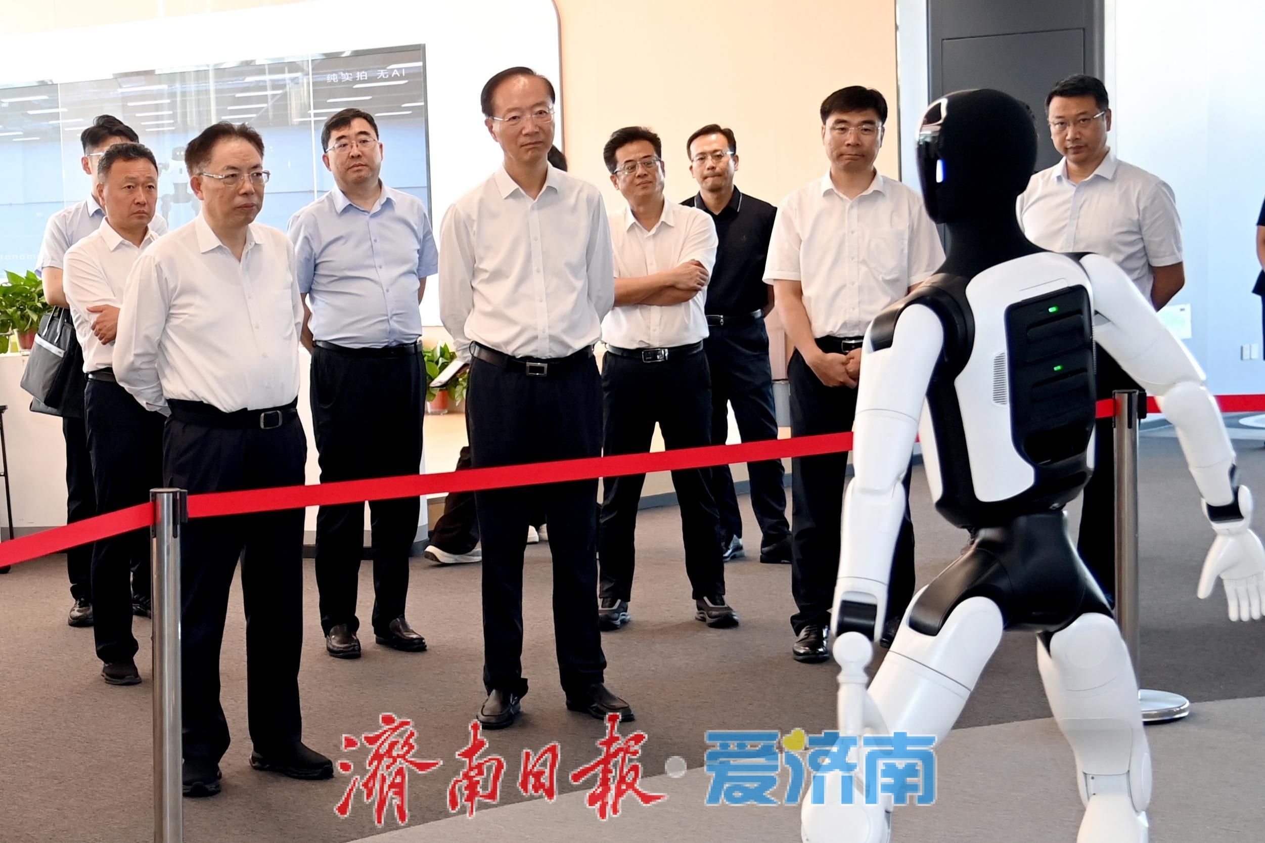 省人大常委会调研组来济调研