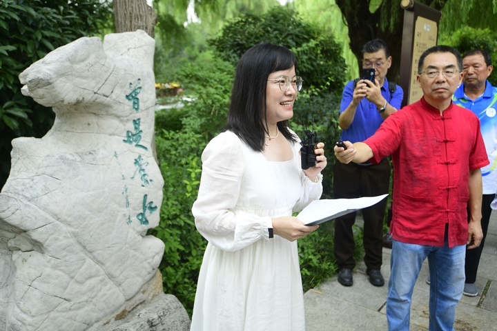 大明湖畔话泉城 “读”入藕花深处 全民阅读主题朗读活动举行  