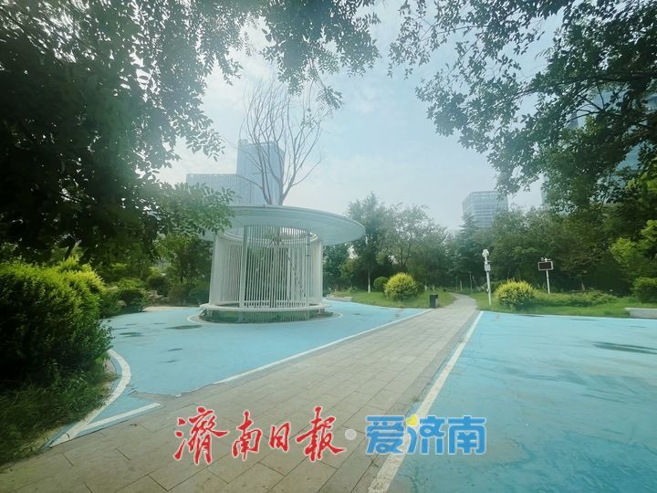 盛夏腊山河绿意盎然