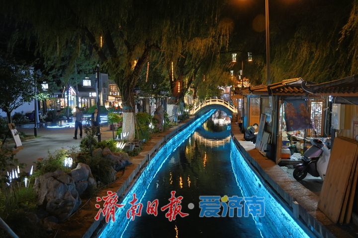 泉灯相映 明府城夜景氛围感拉满