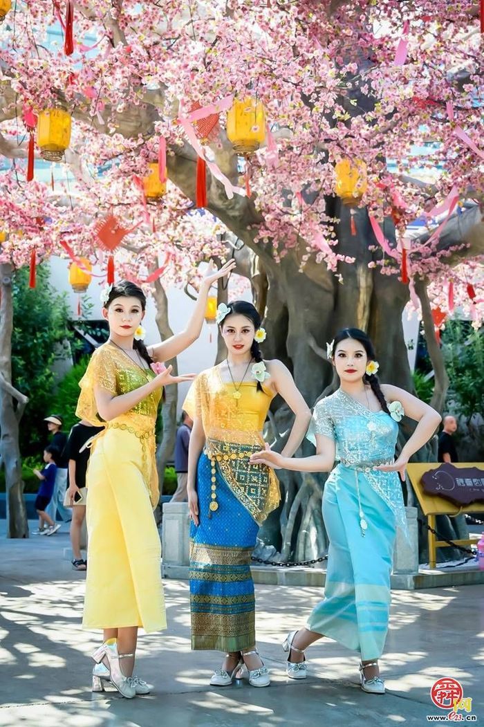 今日起持续到8月30日！济南方特“泼水狂欢节”正式启幕