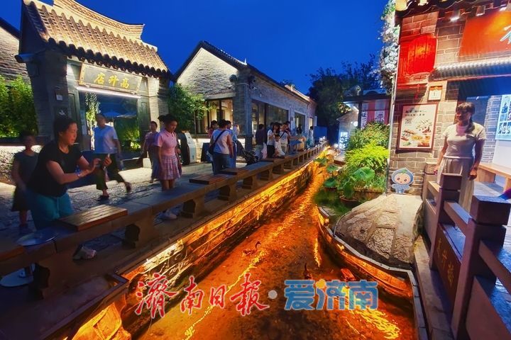 一年四季 泉在济南丨华灯映泉城古韵 晚风赏明府夜姿