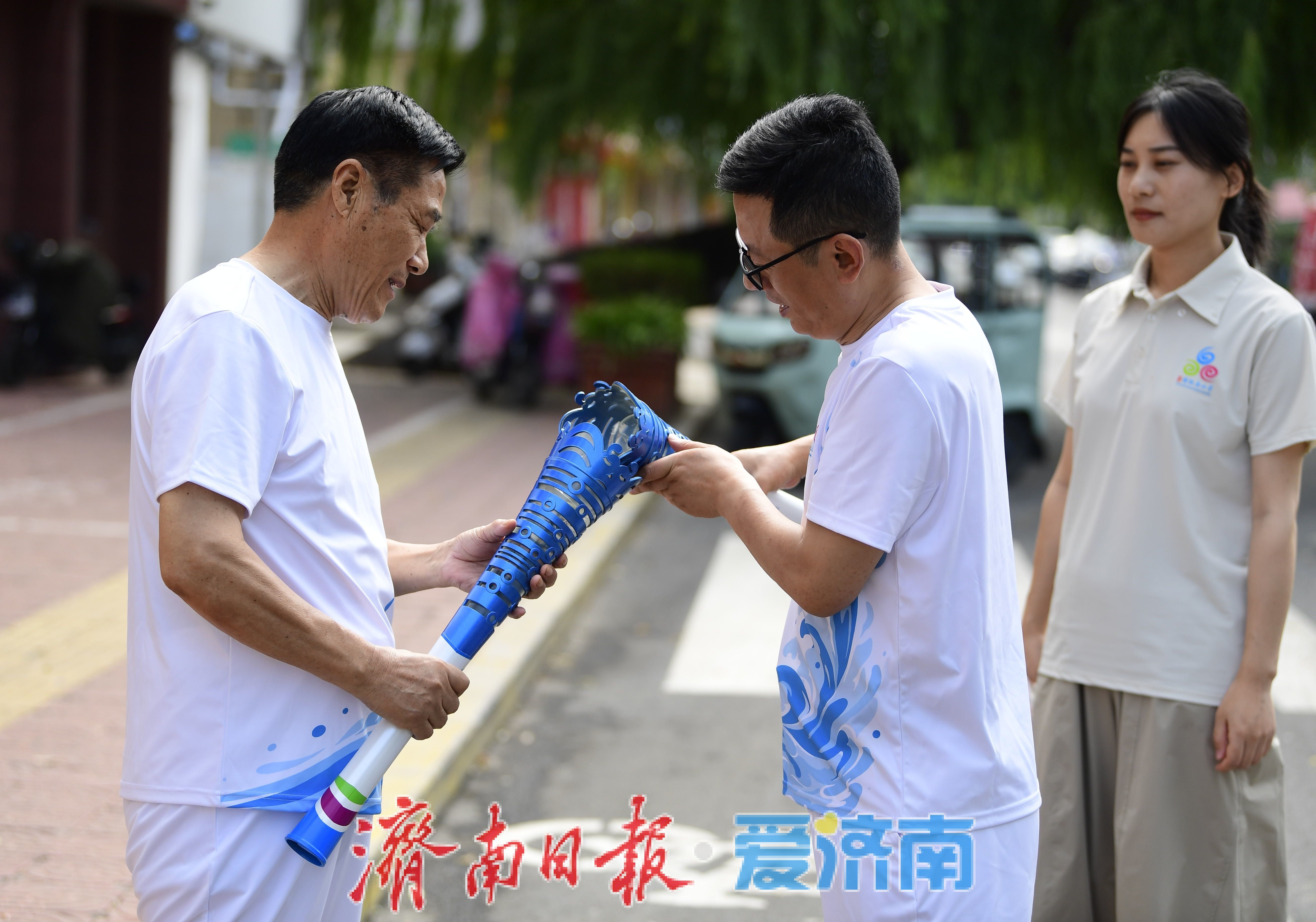 泉源传炬润南山 精神赓续耀泉城 泉群取水及泉炬传递活动走进南部山区