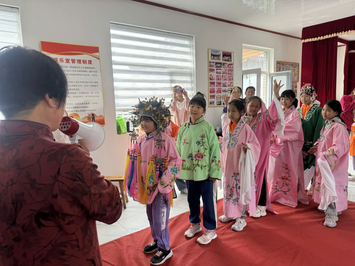 普集街道举办“学用‘千万工程’礼赞丰收中国”暨桥子村第十五届“戏曲文化节”活动