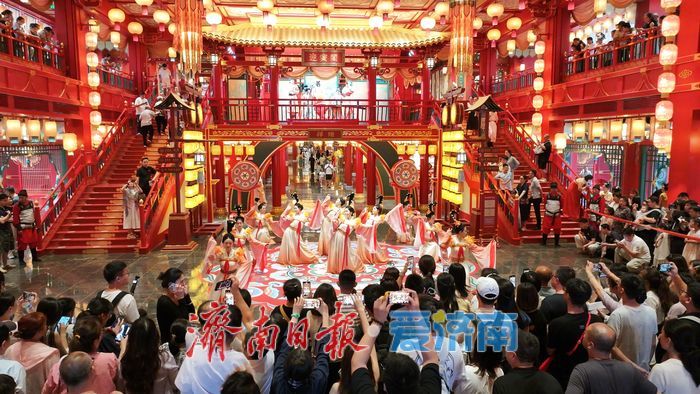 「泉涌三新・悦见济南」系列报道丨盛唐的风吹到了济南，一座仿古小镇带来消费“真”体验