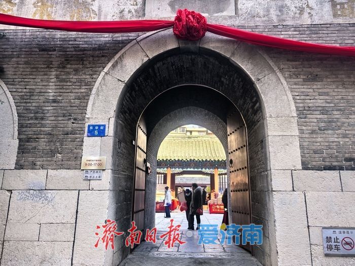 古庙新生变身“城市文化客厅”，山野食集唤醒老街记忆