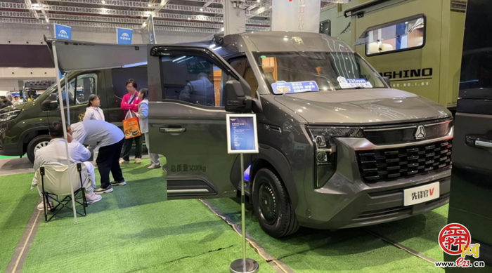 多品类强势出击！中国重汽轻型汽车首登上海国际房车展