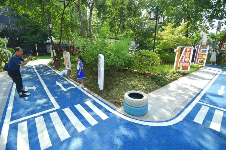 济南首座交通安全和残疾预防知识主题共建花园开园