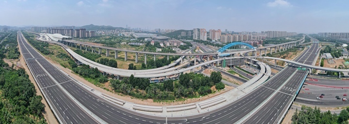 新建匝道实现合龙，高铁历城站新增独立进出站道路