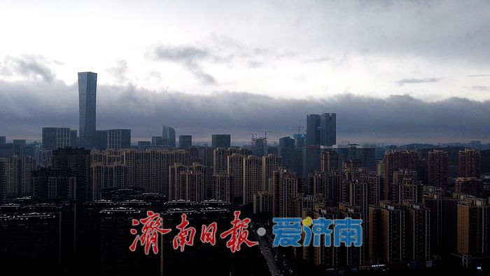 延时摄影 30秒展现济南雷雨大风前奏曲