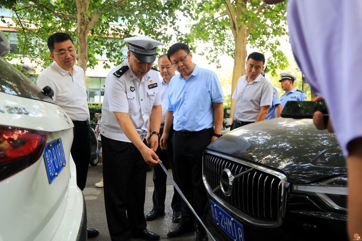 方便群众就医，山东省立医院附近的纬七路畅通了