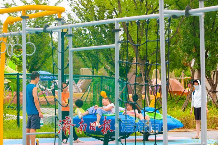 唐冶中央公园：亲子娱乐的梦幻之地