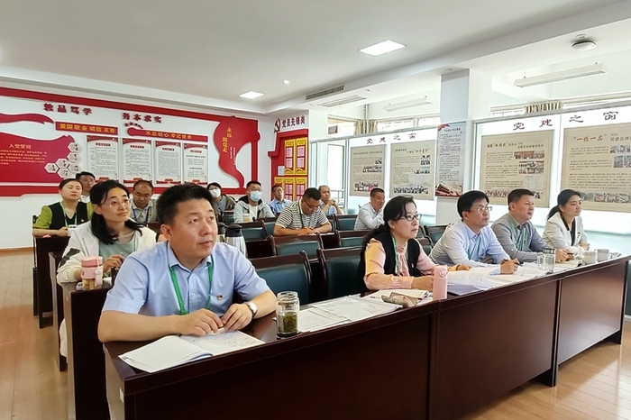 济南中学推动党建工作创新发展