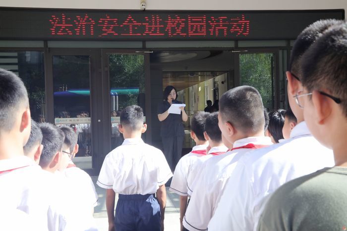 你拔节成长 我温暖护航