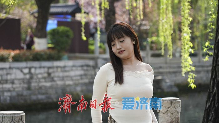 济南护城河畔春意浓